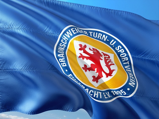 情四溢的竞 情四溢的竞